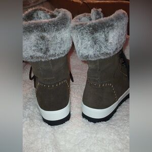 Women’s cougar boots